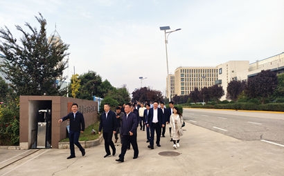 团市委、市贸促会、市青企协一行到安博电竞集团泾河工业园考察交流